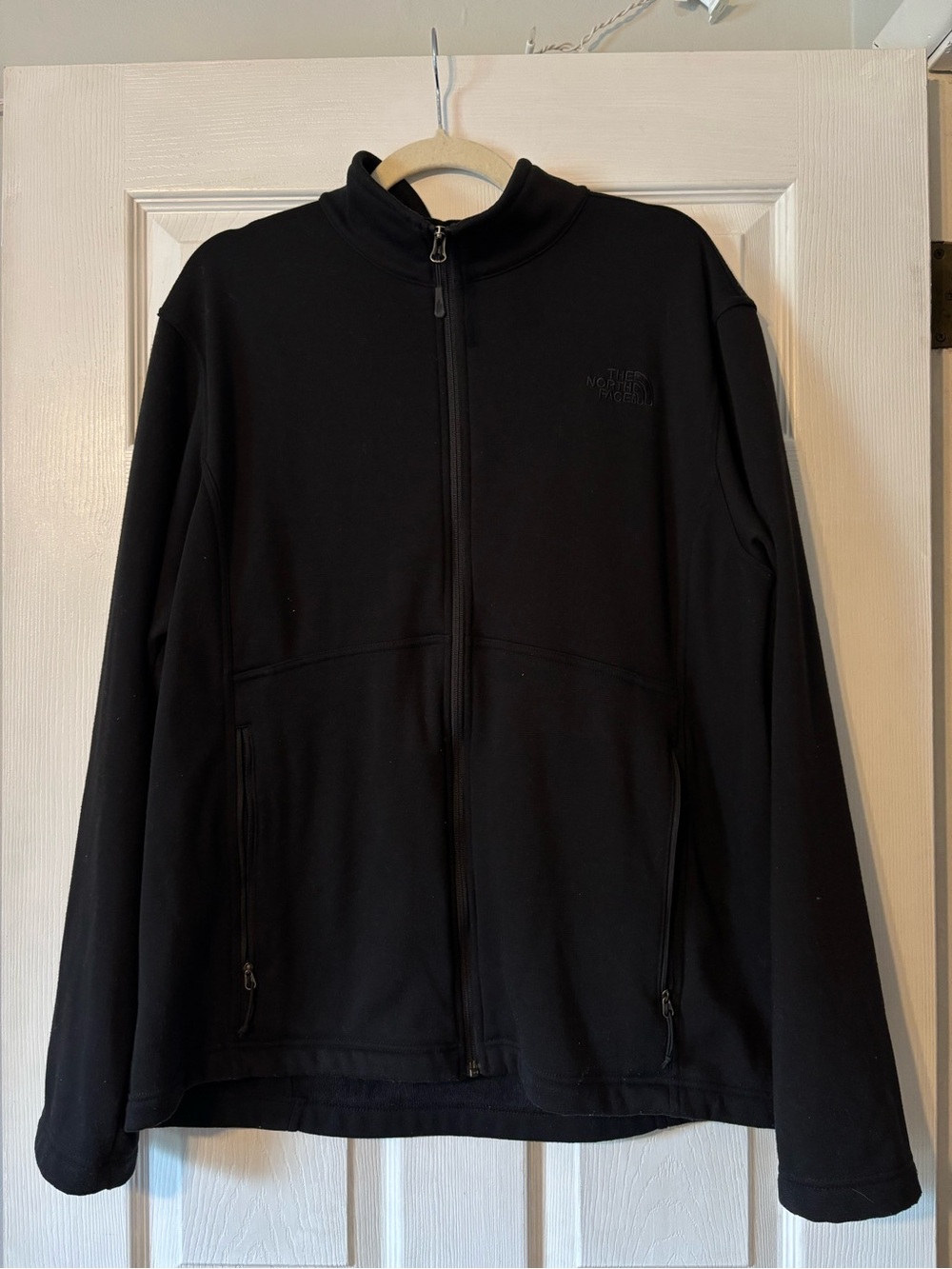 The North Face Men’s Black Lightweight Full-Zip Shirt Jacket